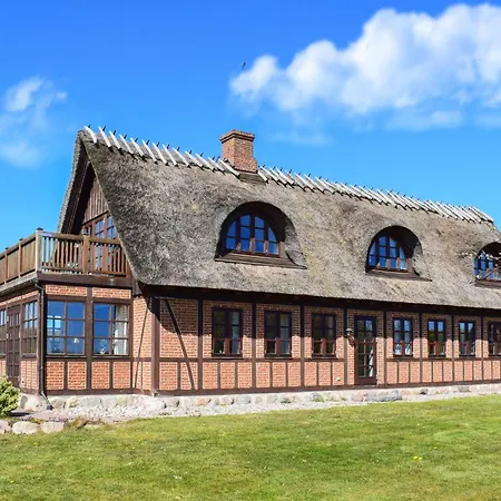 Gulstavgard Gulstavvej Holiday home *