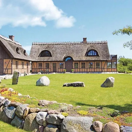 Gulstavgard Gulstavvej Holiday home *